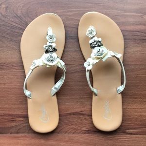 Candie’s White and Silver Rhinestone Flower Sandals, Size 7/8